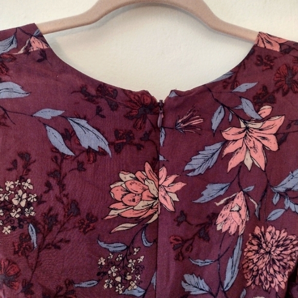 Urban Outfitters Kimchi Blue Burgundy Wine Anita Floral V-neck Romper Size 6 - Picture 5 of 8